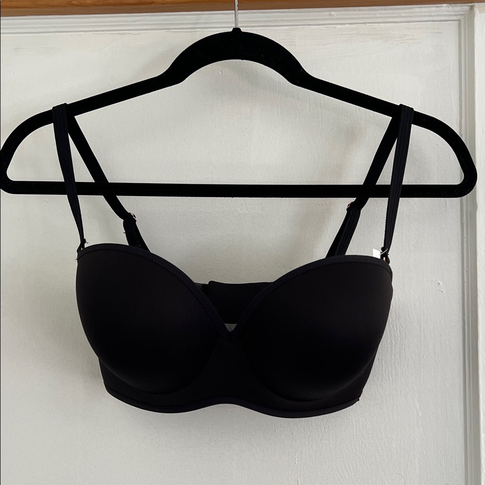 Le Mystere Elegant Black Convertible to Strapless Bra